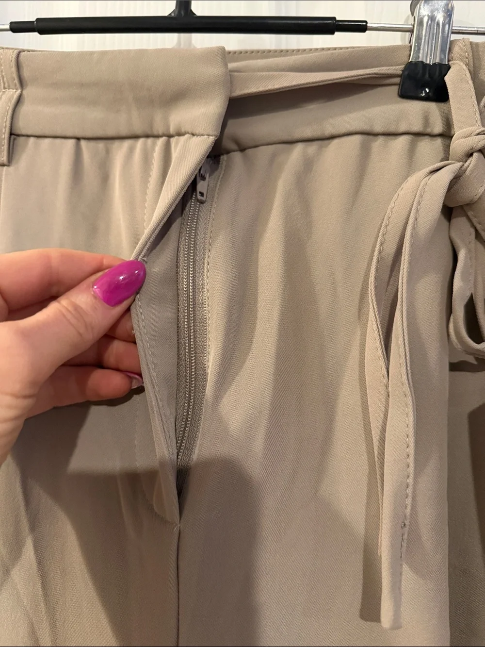Wide-Leg women'sVERA MODA Dress Pants in Khaki - Untitled Brand